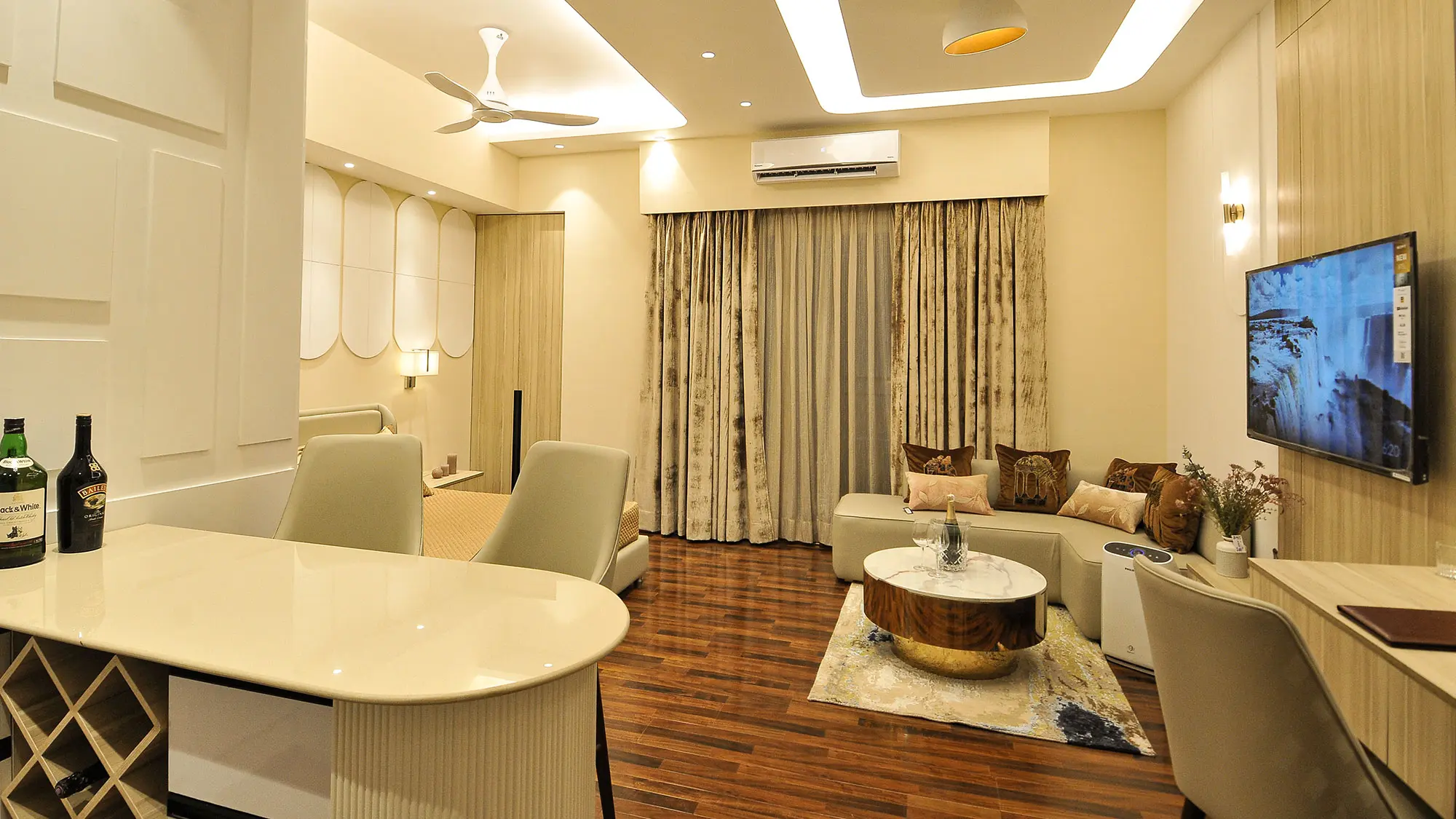 Saya Biztop - Exterior